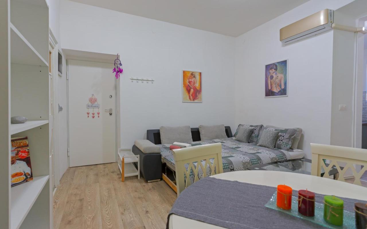 Rich Apartment Pula Luaran gambar