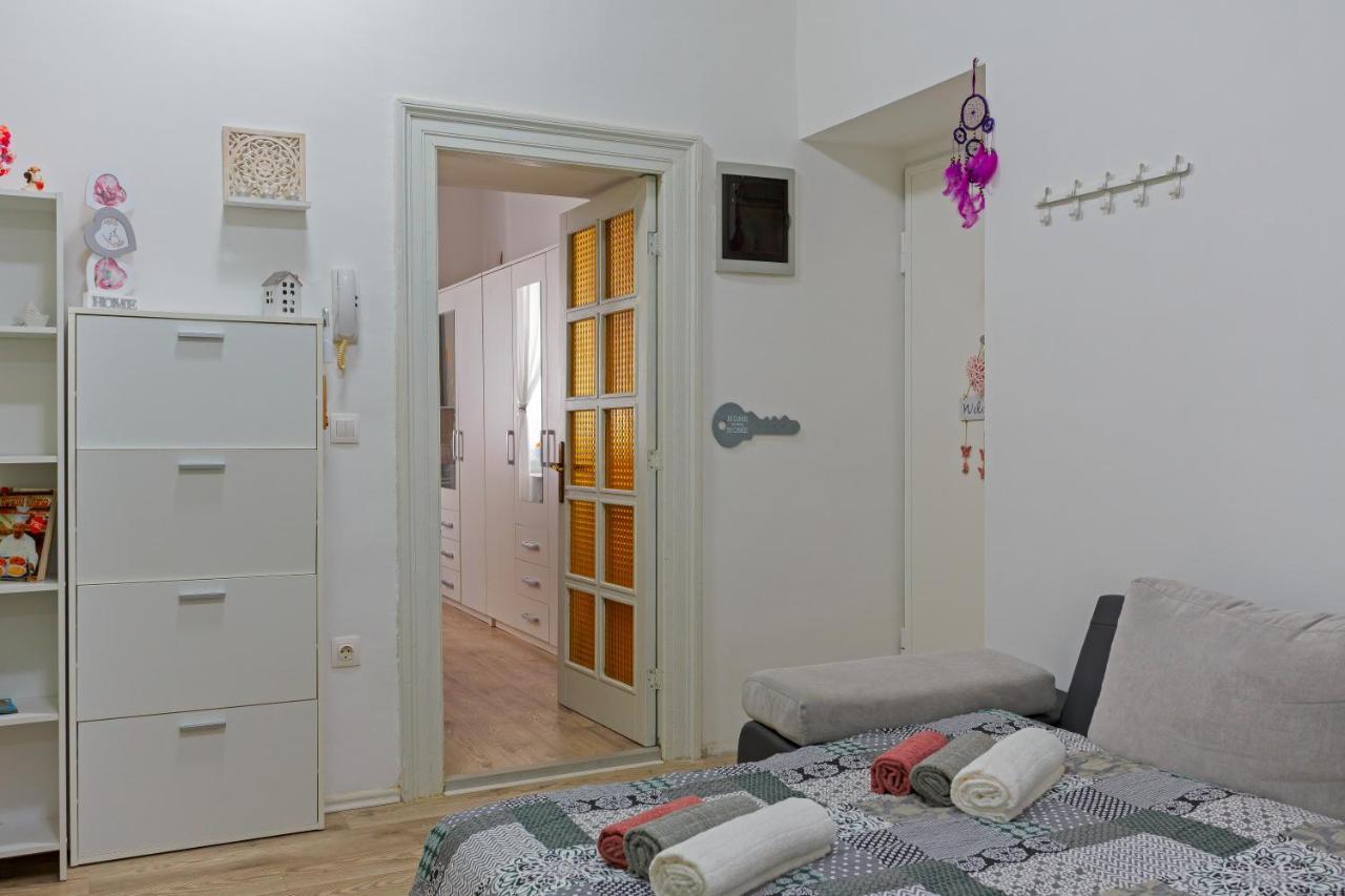 Rich Apartment Pula Luaran gambar