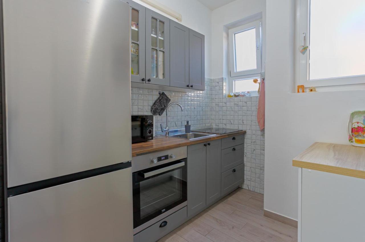 Rich Apartment Pula Luaran gambar