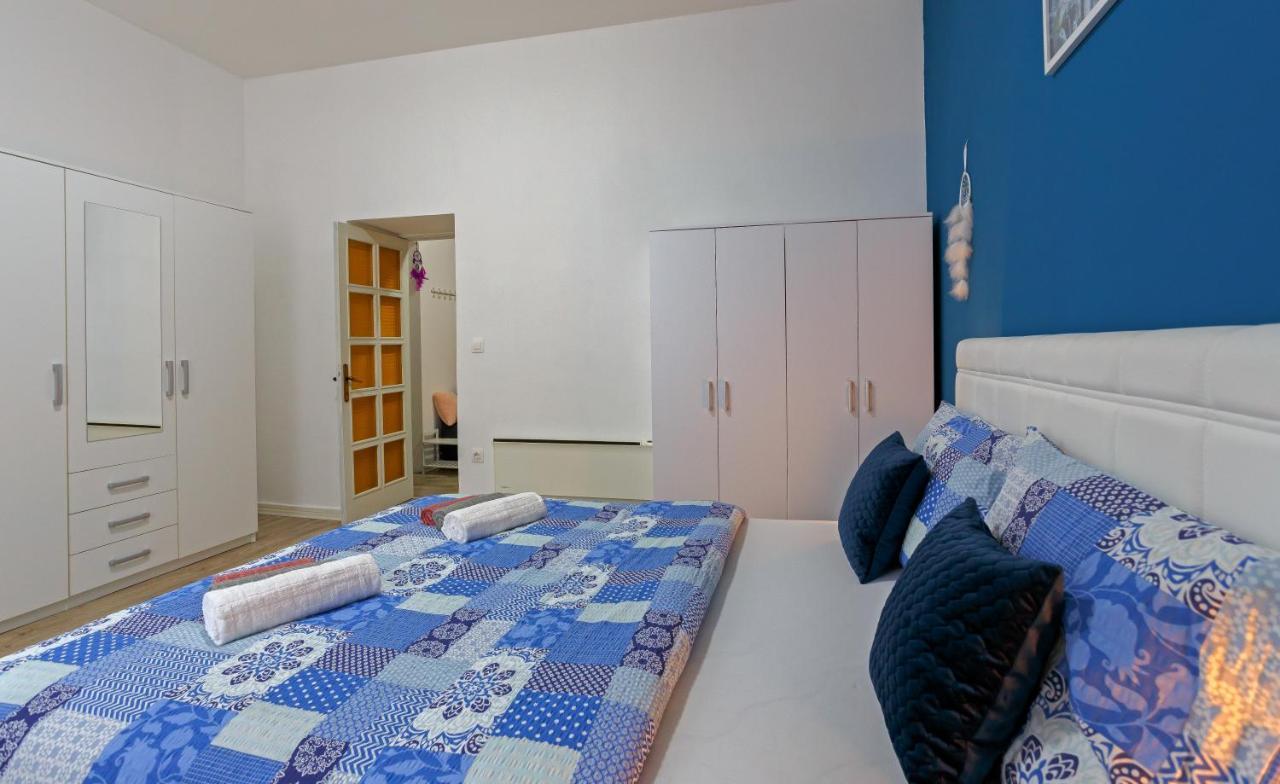 Rich Apartment Pula Luaran gambar