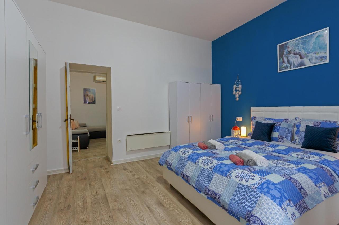 Rich Apartment Pula Luaran gambar